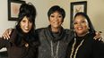 De izquierda a derecha Nona Hendryx, Patti LaBelle y Sarah Dash, del grupo LaBelle, posan el 29 de enero de 2009 en Los Angeles. Dash, cofundadora del trío más conocido por el estridente éxito de 1974 “Lady Marmalade”, falleció.