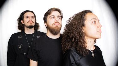 El cantautor venezolano Mario Viloria estrena su primer álbum como solista: Pez que fuma.