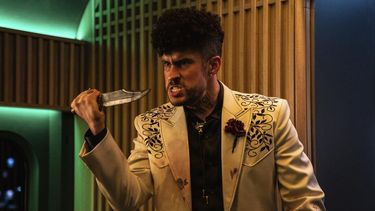 En esta imagen proporcionada por Sony Pictures, Bad Bunny en una escena de Bullet Train.&nbsp;