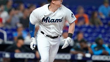 Garrett Cooper de los Marlins de Miami se gana su puesto de Bateador Designado para el Juego de Estrellas, tras la ausencia por lesión de Bryce Harper en la Liga Nacional.