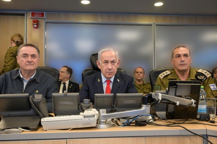 El ministro de Defensa, Israel Katz; el primer ministro, Benjamin Netanyahu, y el jefe del Estado Mayor de las Fuerzas Armadas israelíes, Eyal Zamir