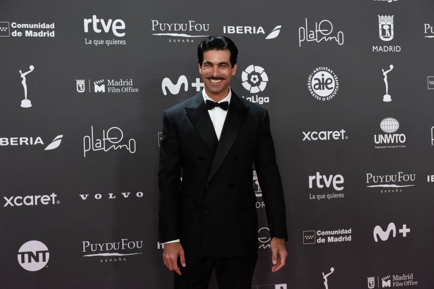 El actor Rubén Cortada posa en la alfombra roja de la décima edición de los Premios Platino.