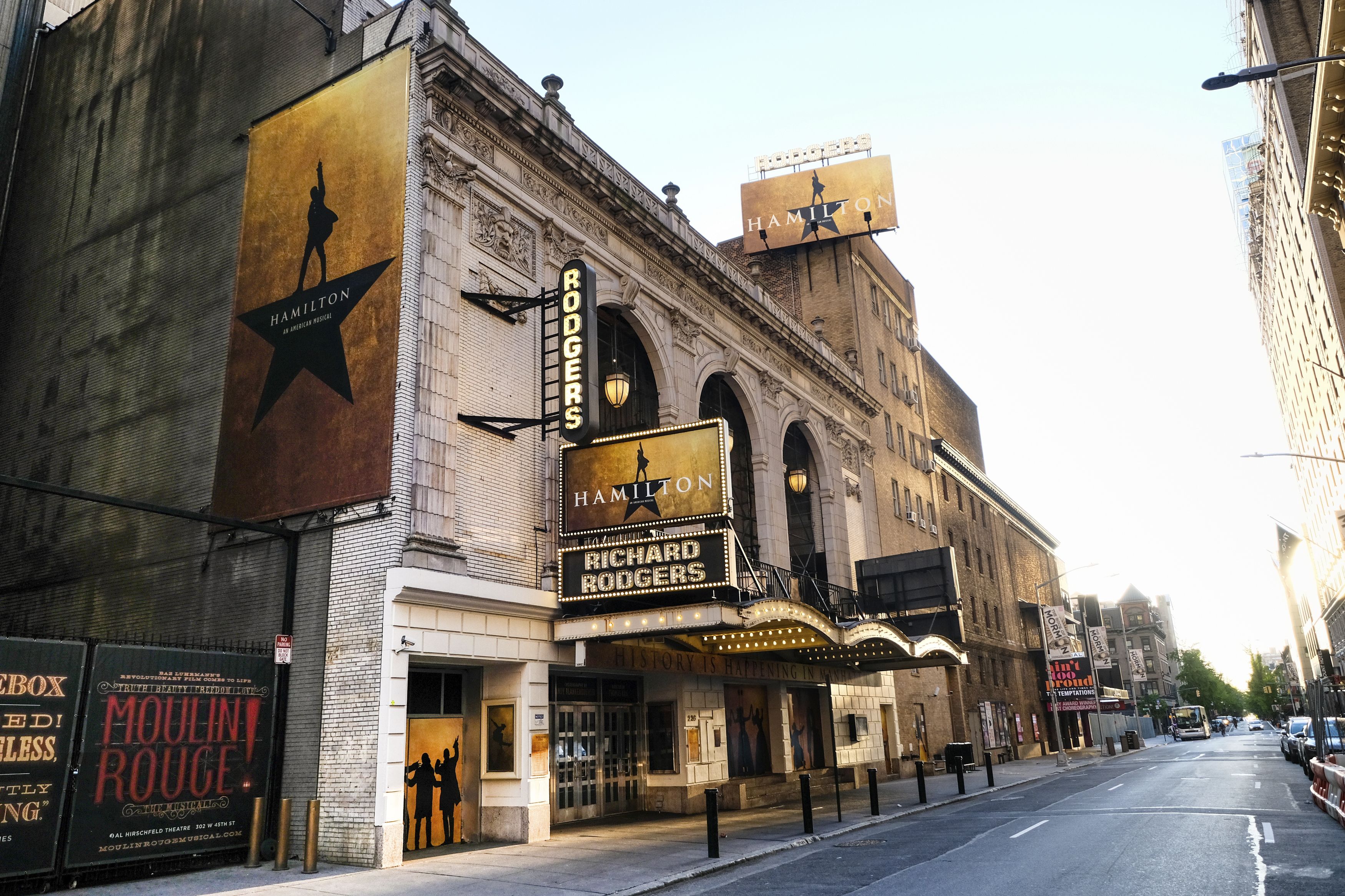 El Richard Rodgers, casa del musical Hamilton, el 13 de mayo de 2020 en Nueva New York. Los teatros de Broadway que presentan los musicales The Lion King, Hamilton y Wicked abren el martes 14 de septiembre de 2021. El Richard Rodgers, casa del musical Hamilton, el 13 de mayo de 2020 en Nueva New York. Los teatros de Broadway que presentan los musicales The Lion King, Hamilton y Wicked abren el martes 14 de septiembre de 2021.