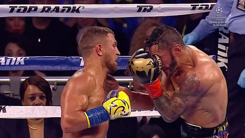 Con un gancho al hígado, Lomachenko derrota a Linares y se convierte en el primer boxeador en ganar 3 títulos en tres diferentes divisiones en tan solo 12 peleas como profesional.