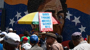 A más de un año de protestas continuas, los profesores jubilados y pensionados se mantienen con el ímpetu intacto, reclamando el derecho a un ingreso digno&nbsp;