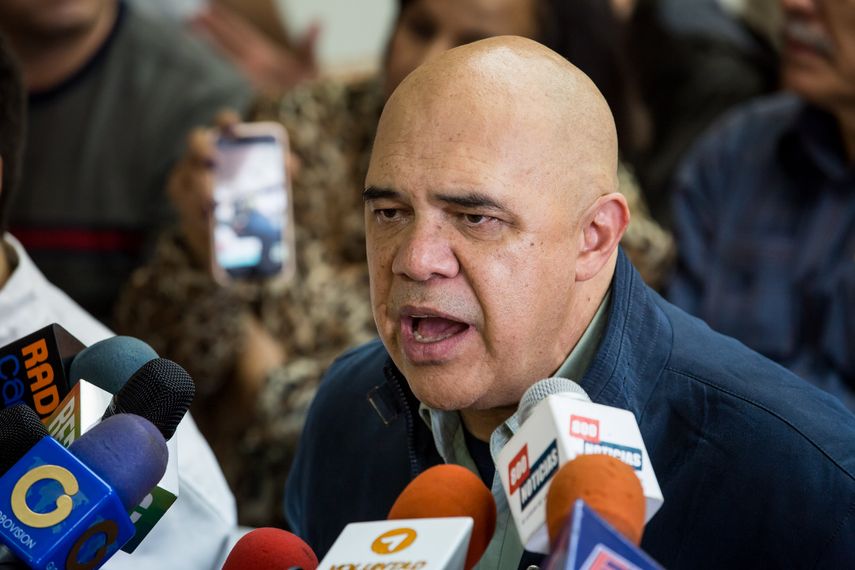 Torrealba indicó que, luego del cuarto aumento de salario en el año, una gran cantidad de establecimientos comerciales cerraron sus puertas