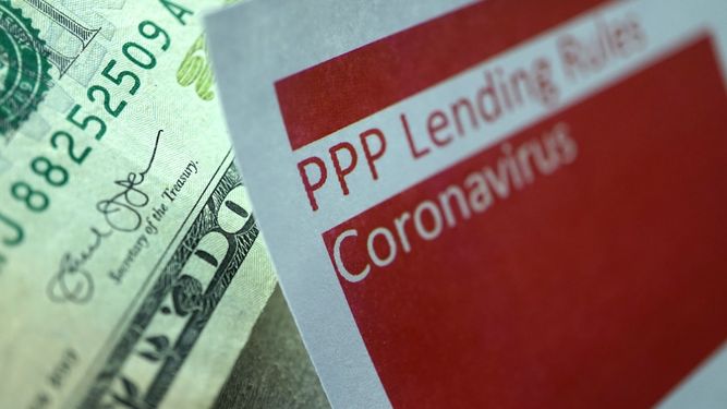 Admite fraude a un plan de ayuda Covid en EEUU