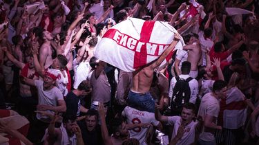 Escenas de celebración y júbilo tras el triunfo de Inglaterra ante Colombia en Rusia 2018.
