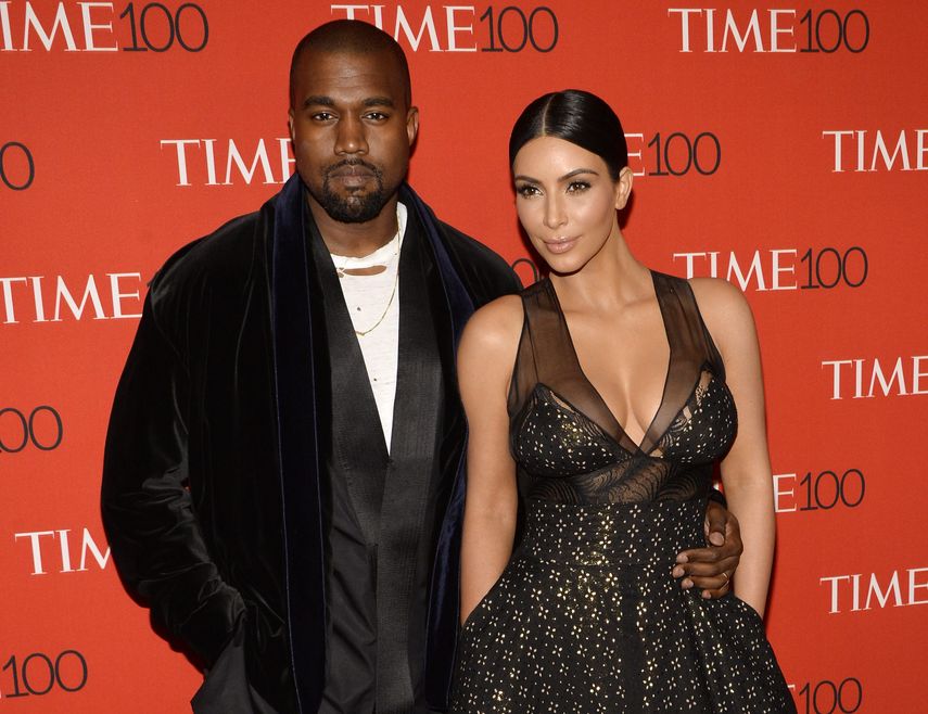 El músico estadounidense Kanye West y su esposa Kim Kardashian.