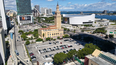 Lote propuesto para edificar la Biblioteca Presidencial Donald J. Trump, al lado de la Torre de la Libertad.