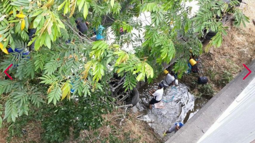 Se desconoce hasta el momento la procedencia del autobús, así como el número de pasajeros que transportaba.