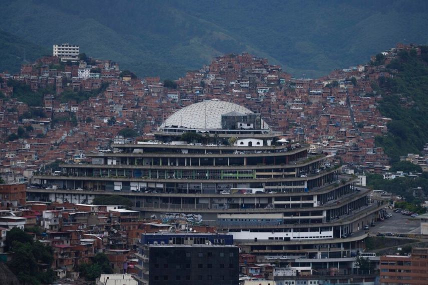 Buena parte de presos políticos están encarcelados en la sede del SEBIN de Venezuela, conocida como El Helicoide,  