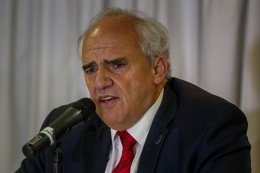 Samper dijo que no comparte la idea planteada por dirigentes de la oposición respecto a que el diálogo es posible sólo si hay referéndum (EFE)