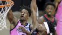 Jimmy Butler, del Heat de Miami, dispara frente a Danuel House Jr., de los Rockets de Houston, en el partido del jueves 11 de febrero de 2021 Jimmy Butler, del Heat de Miami, dispara frente a Danuel House Jr., de los Rockets de Houston, en el partido del jueves 11 de febrero de 2021