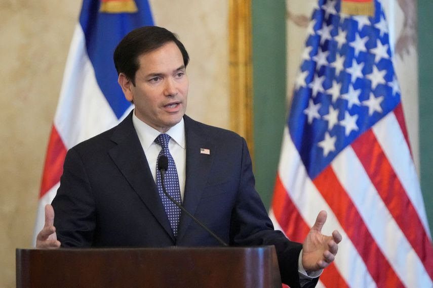 El jefe de la diplomacia de Estados Unidos, Marco Rubio, habla en el Palacio de gobierno de Santo Domingo, República Dominicana.