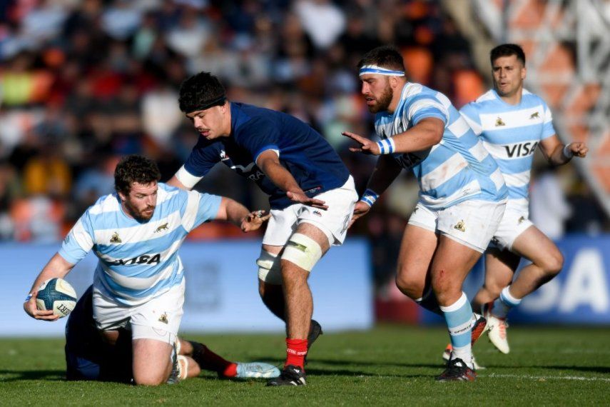 El jugador francés de rugby Hugo Auradou (centro) durante el partido contra Argentina el sábado 6 de julio de 2024, en Mendoza, Argentina.&nbsp;