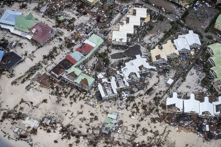 Fotografía facilitada por el Departamento de Defensa de Holanda que muestra una vista aérea de los daños causados por el huracán&nbsp;Irma&nbsp;a su paso por Philipsburg, en la isla de San Martin.