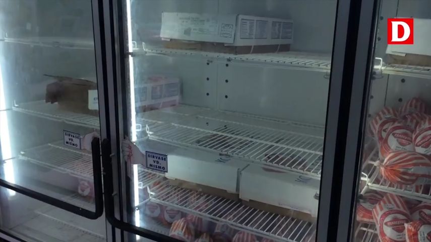 Nevera de una tienda de La Habana.