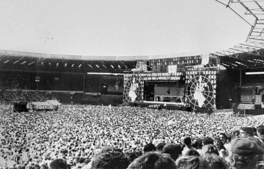 Fotografía tomada el 13 de julio de 1985 en Londres del estadio de Wembley al comienzo del concierto Live Aid, considerado el mayor evento de rock del mundo.