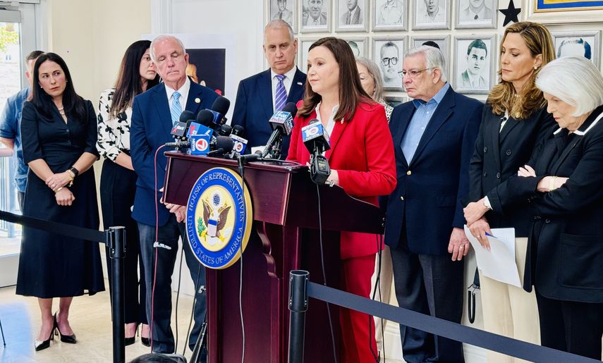 Ashley Moody, senadora por Florida respaldó el llamado a revisar el caso para buscar justicia por las víctimas.