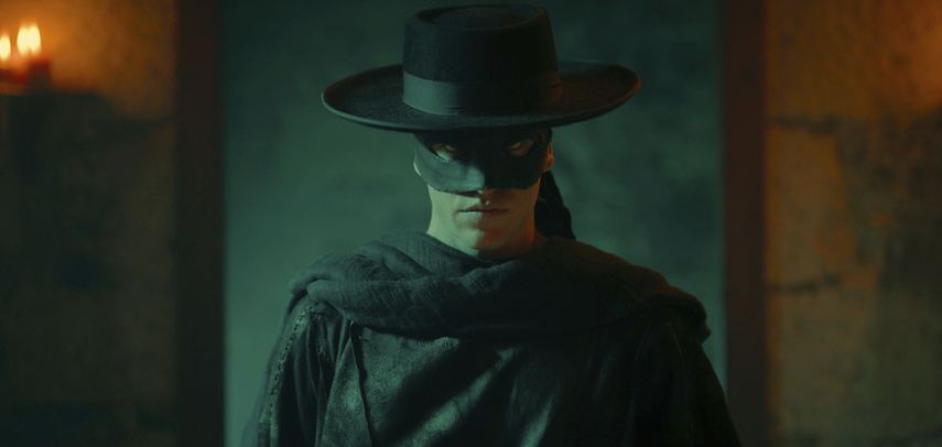 En esta imagen proporcionada por Prime Video, Miguel Bernardeau en una escena de la serie Zorro.