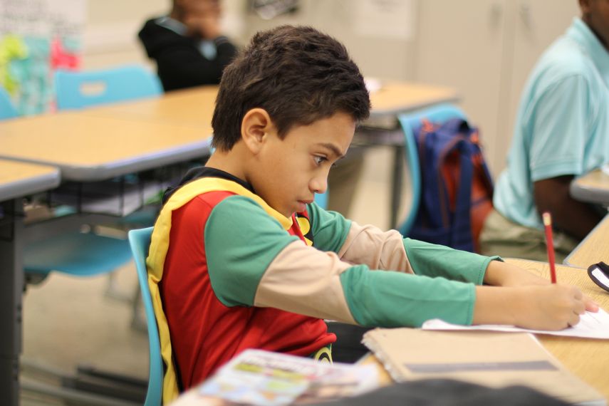 Esta escuela atiende a jóvenes de sexto a duodécimo grado