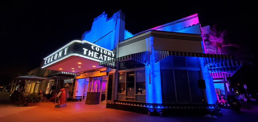 El teatro Colony Theatre en el mítico boulevard Lincoln Road en la ciudad de Miami Beach.