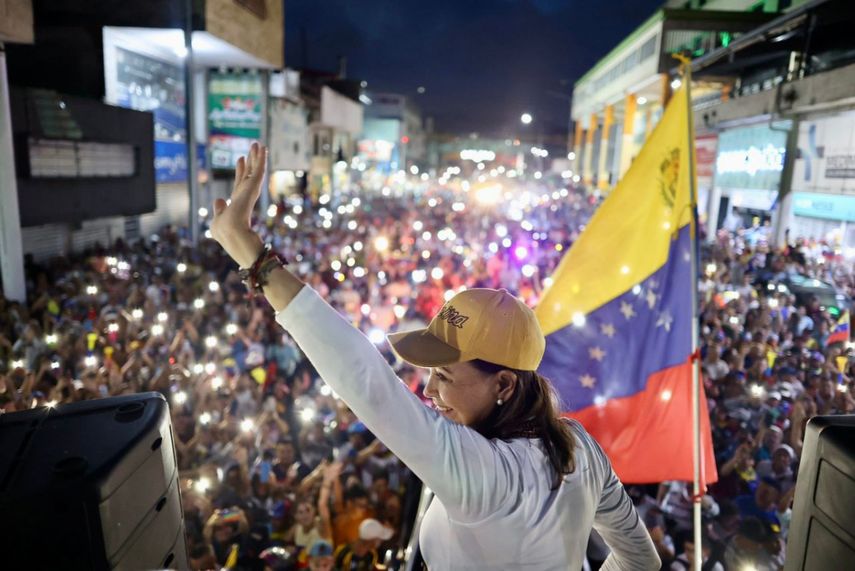 María Corina Machado, líder opositora de Venezuela, promueve la candidatura de Edmundo González desde la ciudad andina de San Cristóbal&nbsp;