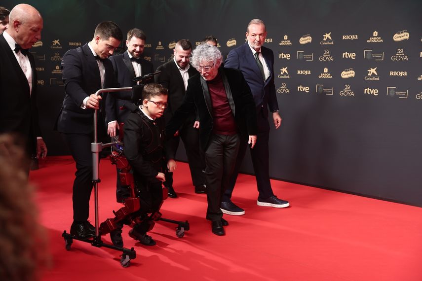 El equipo de Buffalo Kids posa en la alfombra roja de la 39º edición de los Premios Goya, en el Palacio de Exposiciones y Congresos de Granada, el 8 de febrero de 2025, en Granada, Andalucía (España).&nbsp;
