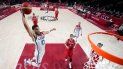 Jayson Tatum (10), de Estados Unidos, lanza a canasta ante Navid Rezaeifar (17), de Irán, en el juego de la fase de grupos del torneo olímpico de baloncesto que enfrentó a ambos equipos Jayson Tatum (10), de Estados Unidos, lanza a canasta ante Navid Rezaeifar (17), de Irán, en el juego de la fase de grupos del torneo olímpico de baloncesto que enfrentó a ambos equipos