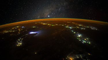 Se viraliza foto de la vía láctea tomada desde el cosmos