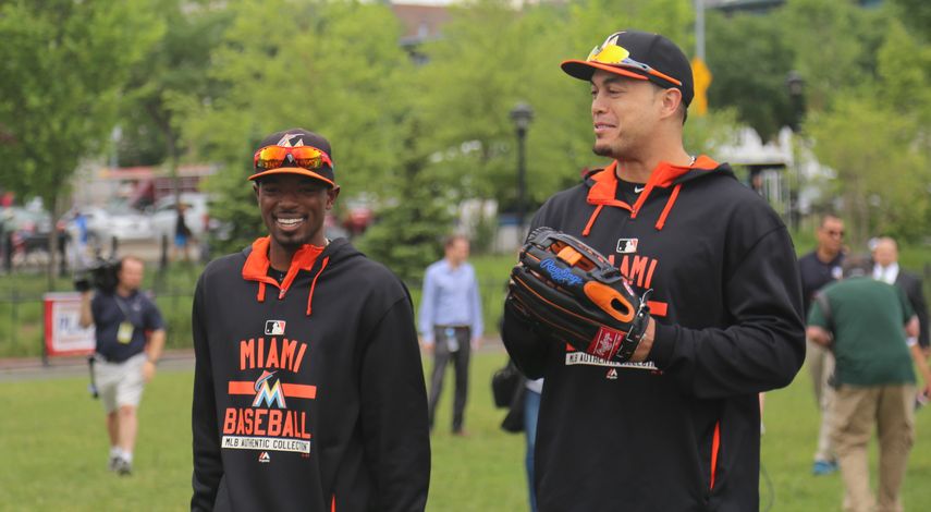 Stanton y Dee Gordon son algunos de los jugadores que están en el mercado por los Marlins.