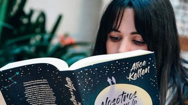 Nosotros en la Luna, de la autora española Alice Kellen, entre los libros más vendidos de la semana en algunos países de las Américas e Hispanoamérica&nbsp;