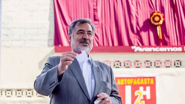 El candidato a la presidencia de&nbsp;Chilepor la Nueva Mayoria, Alejandro Guillier que acude a votar durante el balotaje presidencial chileno.&nbsp;