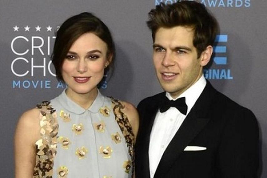 La actriz Keira Knightley junto a su esposo el músico James Righton. (EFE)