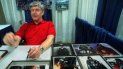 Dave Prowse, el Darth Vader original en la trilogía de “Star Wars”, en una convención de cómics en Nueva York, el 7 de mayo de 1999. El actor británico falleció el 28 de noviembre de 2020 a los 85 años, informó su agente. Dave Prowse, el Darth Vader original en la trilogía de “Star Wars”, en una convención de cómics en Nueva York, el 7 de mayo de 1999. El actor británico falleció el 28 de noviembre de 2020 a los 85 años, informó su agente.
