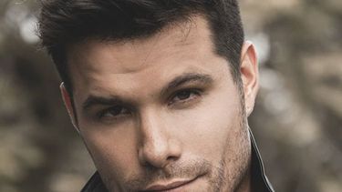 El actor y conductor Brandon Peniche. 