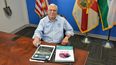 Desde su oficina, el comisionado de Miami Manolo Reyes supervisa los asuntos del distrito 4.