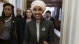 La congresista Ilhan Omar, demócrata por Minnesota, sale de la Cámara de Representantes, en el Capitolio de Washington, el jueves 2 de febrero de 2023. 