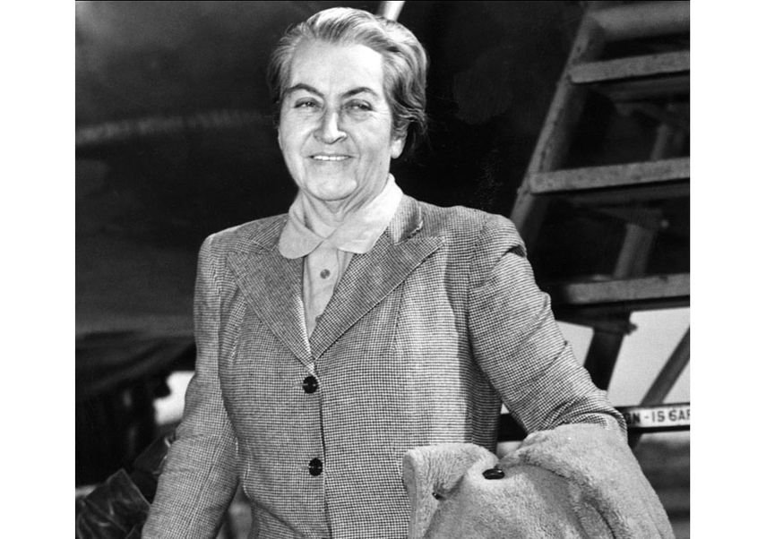 La poeta Gabriela Mistral vive en su gran obra y la memoria de todos