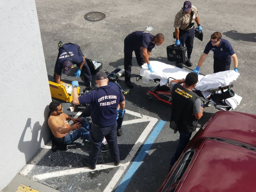 Uno de los heridos fue atacado con un cuchillo.