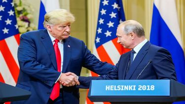 El presidente estadounidense Donald Trump y su homólogo ruso Vladimir Putin&nbsp; ofrecen una rueda de prensa conjunta en Helsinki.