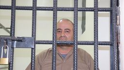 Las primeras fotos en prisión del líder del Clan del Golfo, Dairo Antonio Úsuga David, alias Otoniel, el narcotraficante más buscado de Colombia.