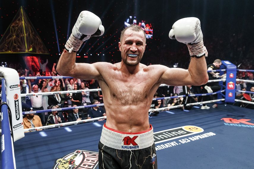 Fotograf&iacute;a del 24 de agosto de 2019 del ruso Sergey Kovalev tras vencer al brit&aacute;nico Anthony Yarde en su pelea para retener el t&iacute;tulo de peso semipesado en Chelyabinsk, Rusia&nbsp;