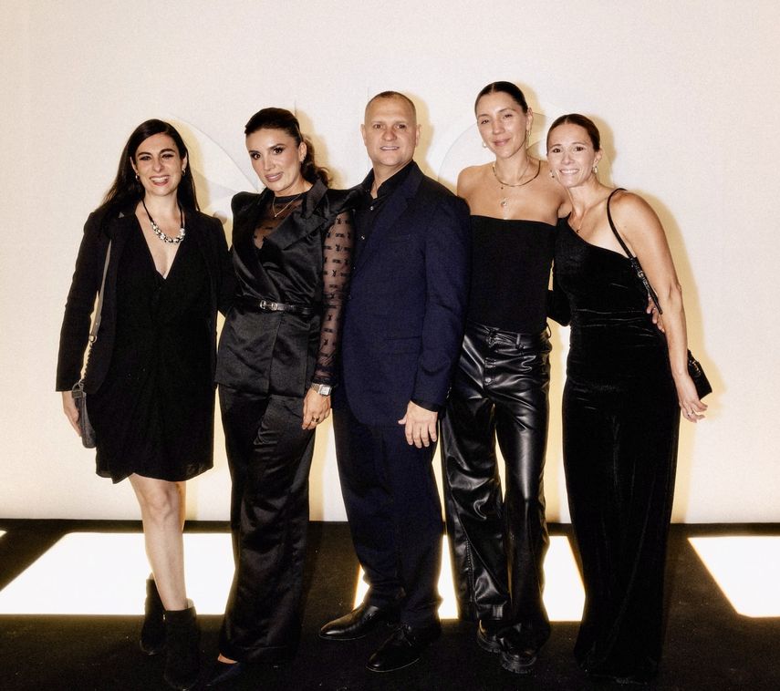 En la foto, Cristina Calvo (de Playboy), Kely Velásquez, Jorge Maya y dos modelos.&nbsp;