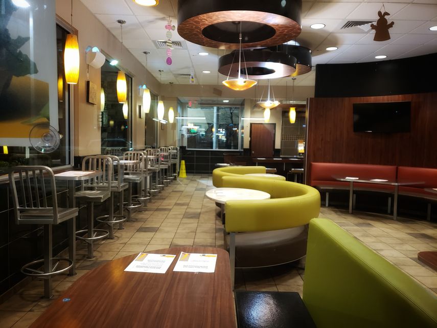 Interior de un McDonald en la ciudad de Hollywood, en el condado de Broward, Florida.&nbsp;