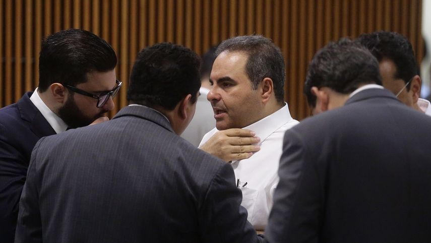 El expresidente de El&nbsp;Salvador&nbsp;Antonio Saca (2004-2009) tras finalizar la audiencia inicial por delitos de corrupción en su contra este jueves 3 de noviembre de 2016.