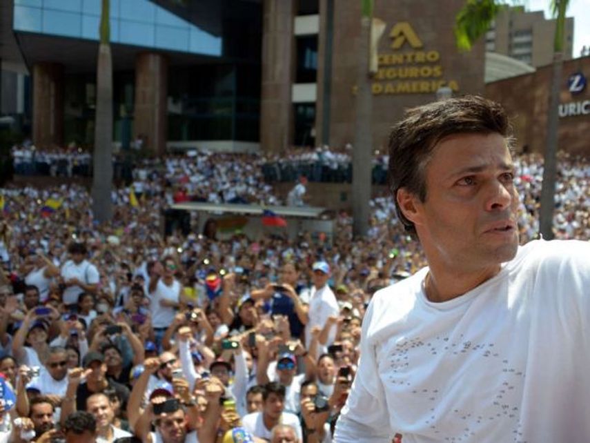 Leopoldo López, minutos antes de entregarse a la Justicia Venezolana, hace más de un año. (CORTESÍA) 