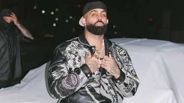 El artista urbano Eladio Carrión.&nbsp;