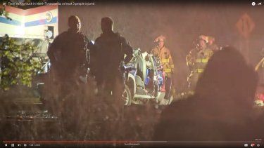 Unidades de rescate acudieron al lugar del accidente entre un tren y un camión en Nueva York.&nbsp;